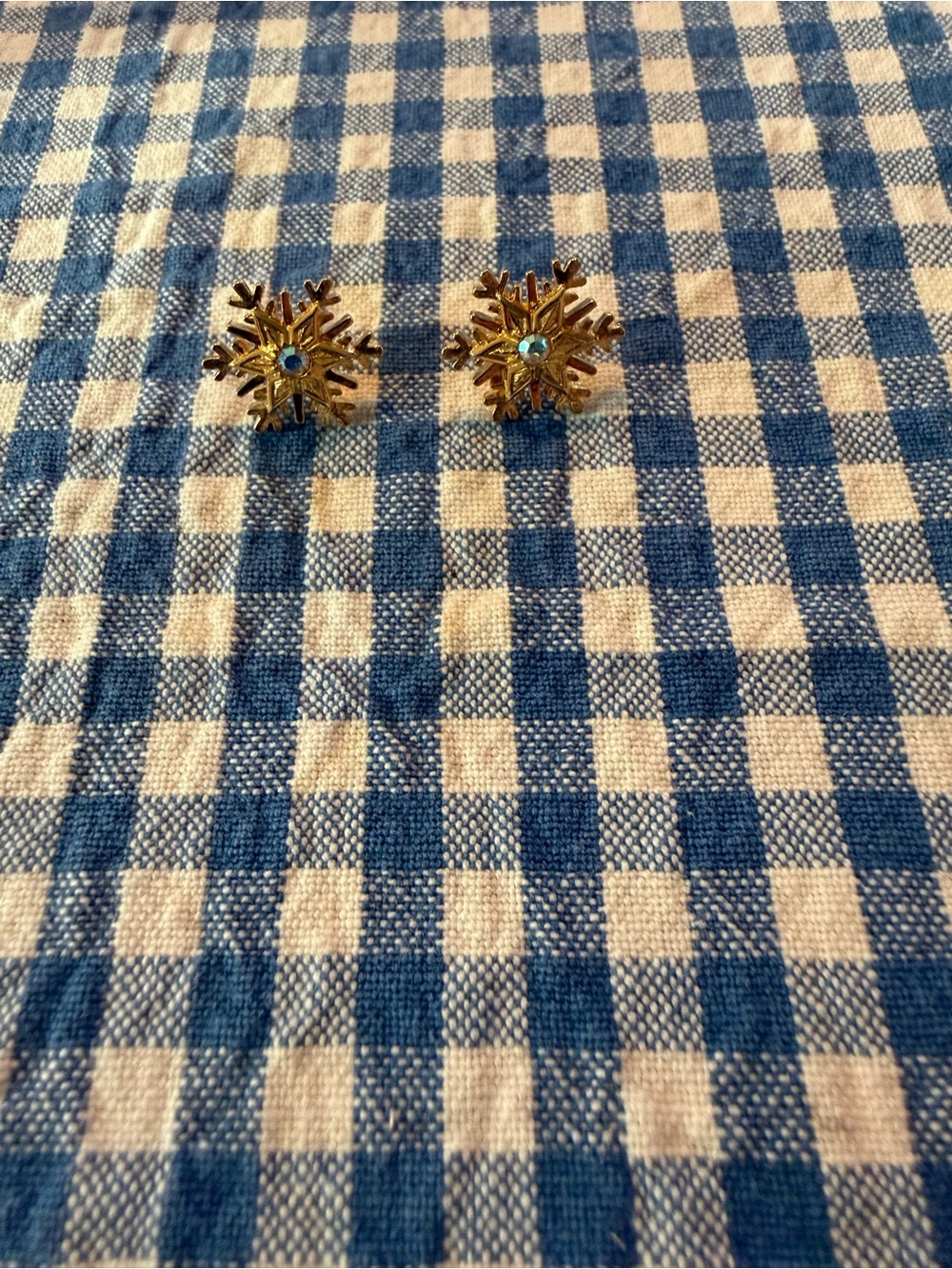 Vintage Avon Gold Tone Rhinestone Snowflake Pierced Stud Earrings